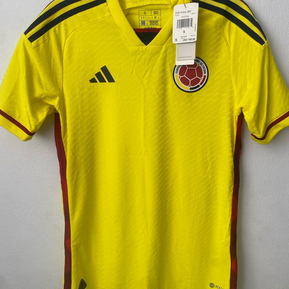 Adidas Men's Colombia National Team Soccer Jersey Size SMALL - MSRP $150.00